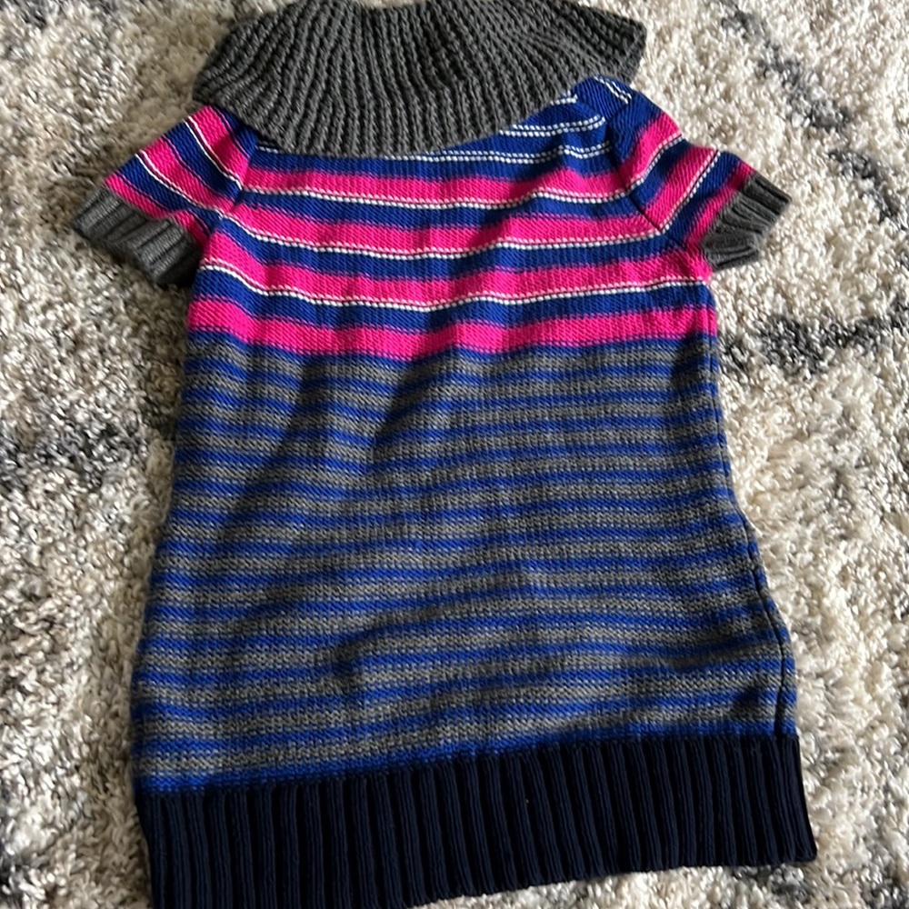 Sweater - Picture 3 of 3